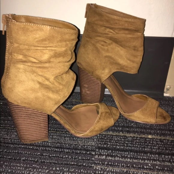 Francesca’s Heels - Picture 1 of 4